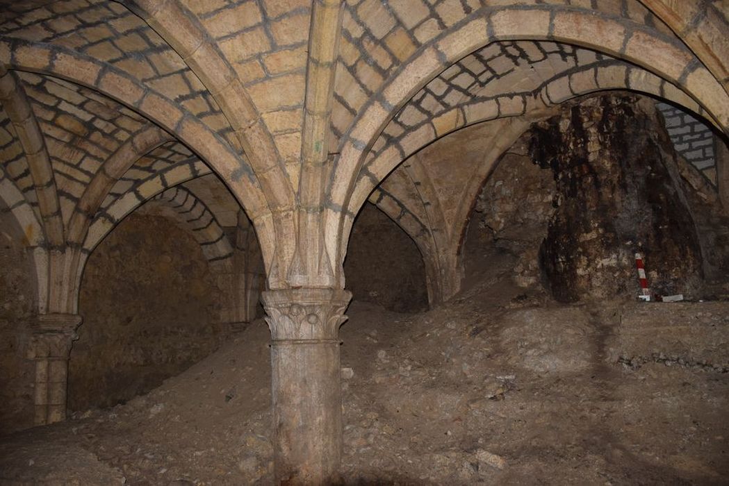 cave, vue partielle