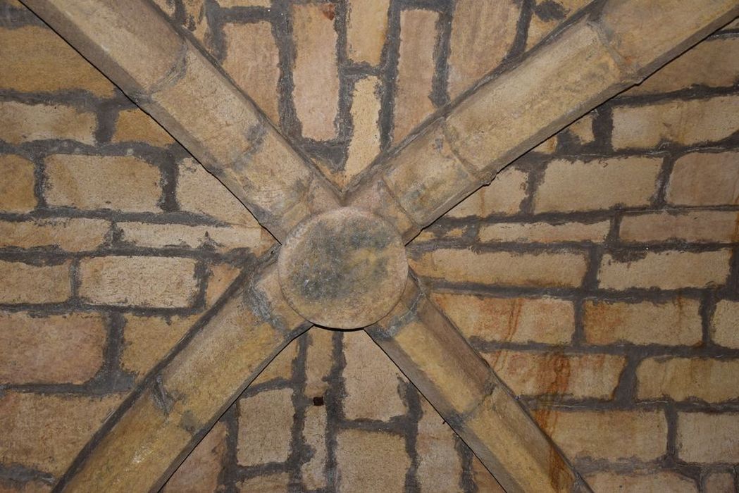 cave, détail d’une clef de voûte
