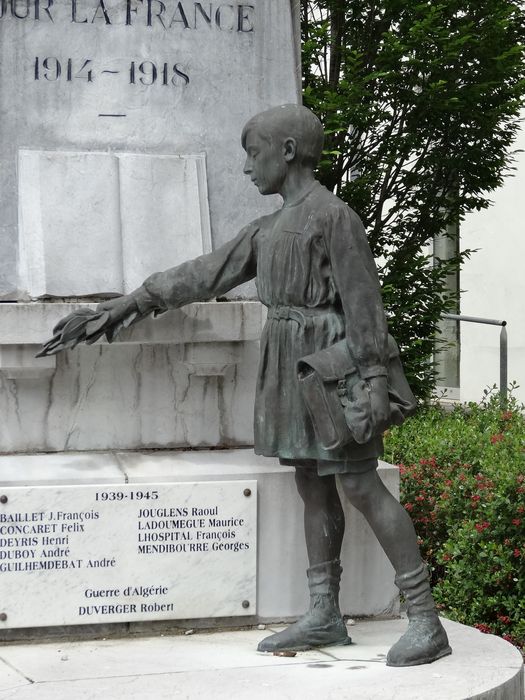 vue partielle du monument