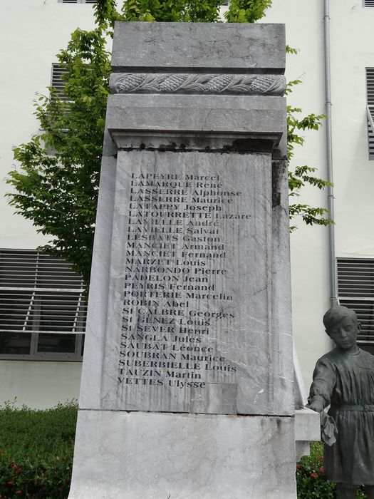 vue partielle du monument