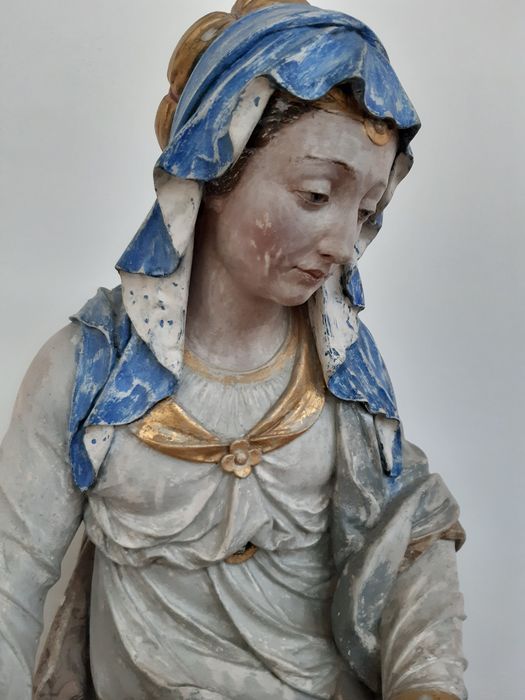 groupe sculpté : Sainte Anne et la Vierge, détail - © Ministère de la Culture (France), Direction Régionale des Affaires Culturelles de Nouvelle-Aquitaine – Tous droits réservés 