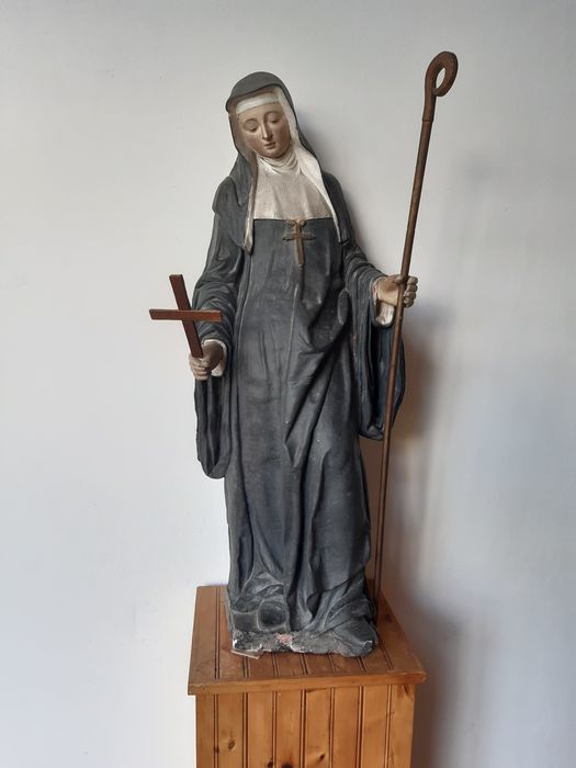 statue : Sainte Scholastique - © Ministère de la Culture (France), Direction Régionale des Affaires Culturelles de Nouvelle-Aquitaine – Tous droits réservés 