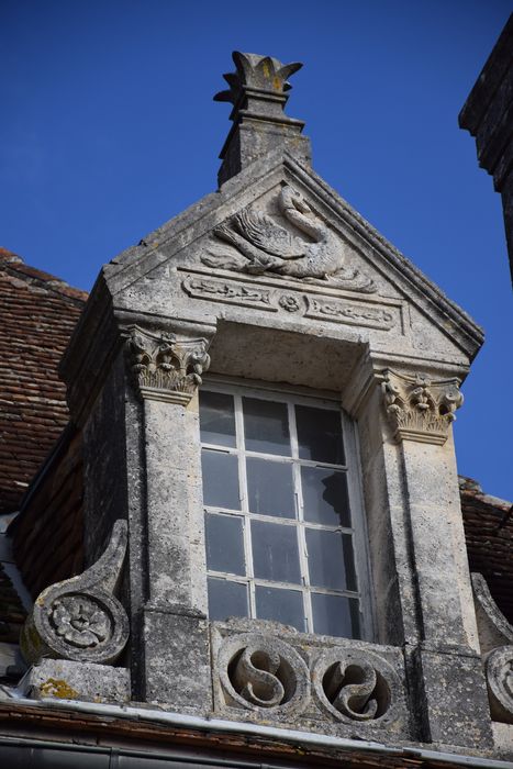 aile est, façade sud-est, détail de la lucarne