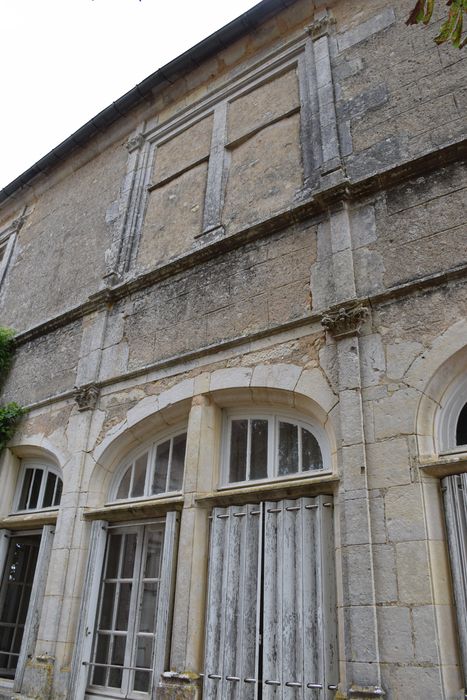aile est, façade sud-ouest, vue partielle