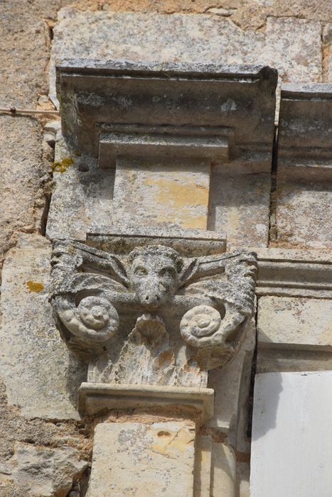 aile nord, façade sud-est, détail décoratif