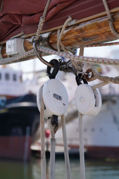 bateau de plaisance : ketch aurique de grande croisière, ex-harenguier (588807 H) dit Notre-Dame-des-Flots