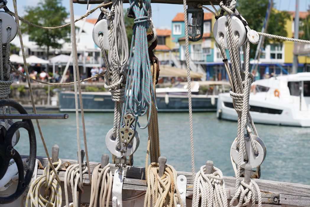 bateau de plaisance : ketch aurique de grande croisière, ex-harenguier (588807 H) dit Notre-Dame-des-Flots