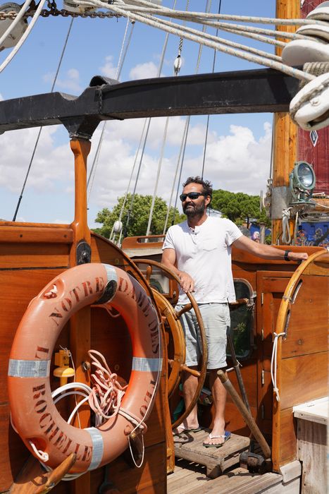 bateau de plaisance : ketch aurique de grande croisière, ex-harenguier (588807 H) dit Notre-Dame-des-Flots
