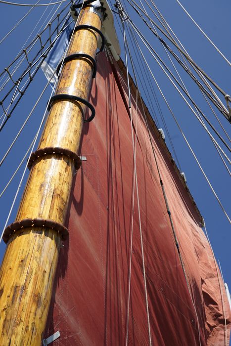 bateau de plaisance : ketch aurique de grande croisière, ex-harenguier (588807 H) dit Notre-Dame-des-Flots