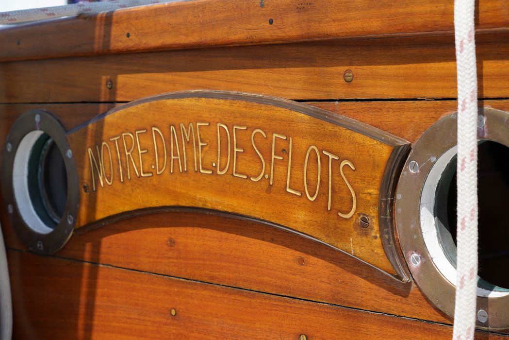 bateau de plaisance : ketch aurique de grande croisière, ex-harenguier (588807 H) dit Notre-Dame-des-Flots