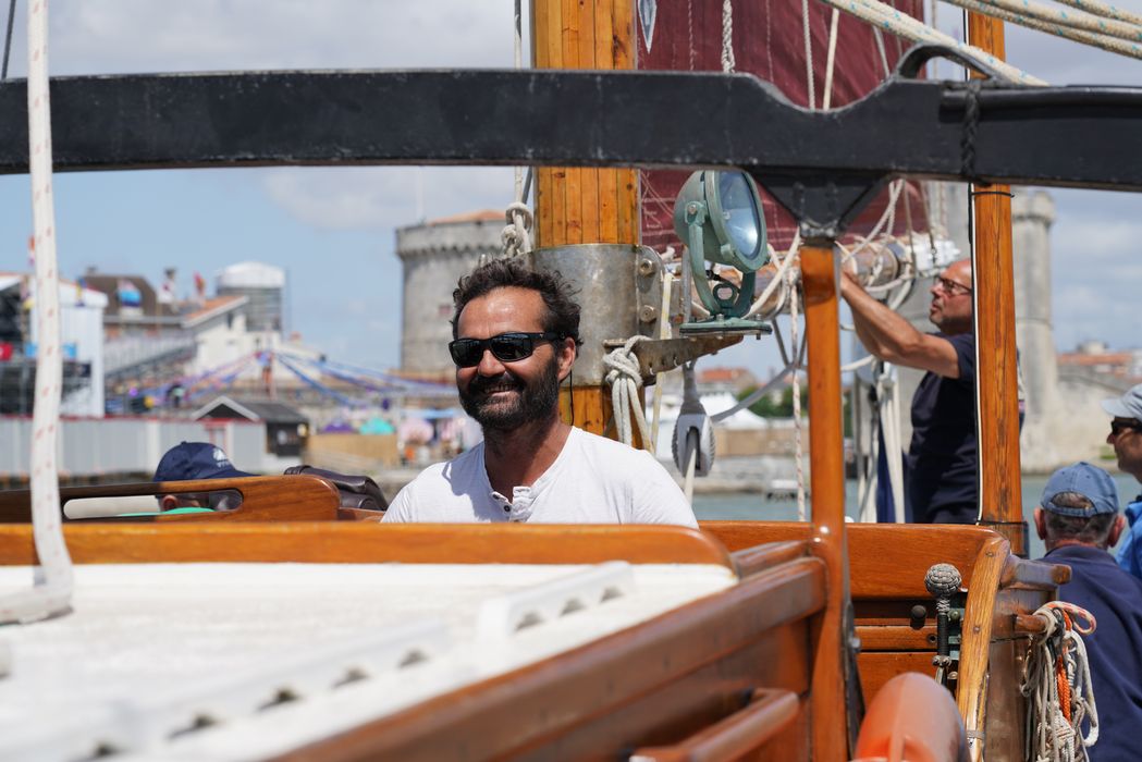 bateau de plaisance : ketch aurique de grande croisière, ex-harenguier (588807 H) dit Notre-Dame-des-Flots