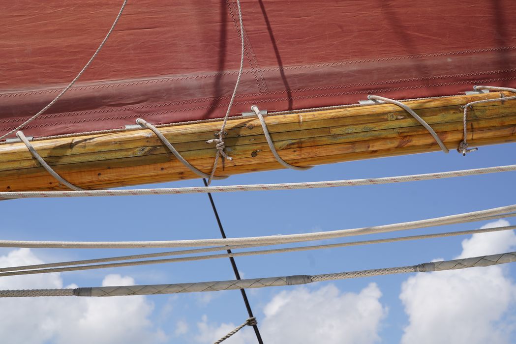 bateau de plaisance : ketch aurique de grande croisière, ex-harenguier (588807 H) dit Notre-Dame-des-Flots