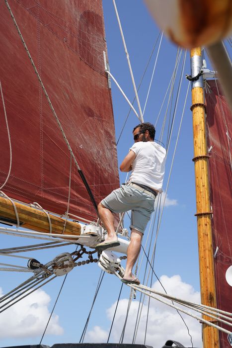 bateau de plaisance : ketch aurique de grande croisière, ex-harenguier (588807 H) dit Notre-Dame-des-Flots