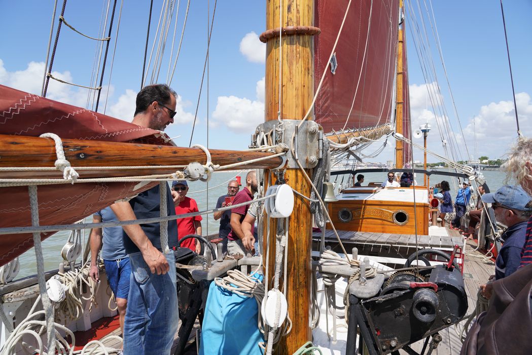 bateau de plaisance : ketch aurique de grande croisière, ex-harenguier (588807 H) dit Notre-Dame-des-Flots
