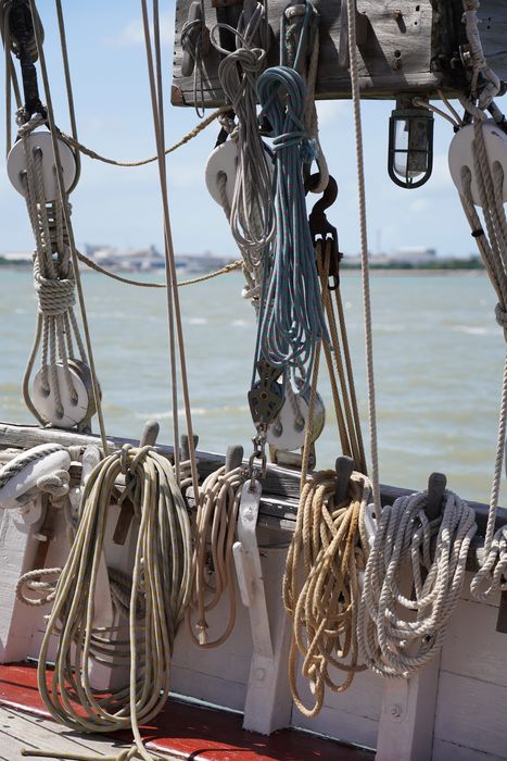bateau de plaisance : ketch aurique de grande croisière, ex-harenguier (588807 H) dit Notre-Dame-des-Flots