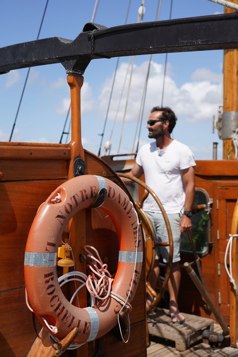 bateau de plaisance : ketch aurique de grande croisière, ex-harenguier (588807 H) dit Notre-Dame-des-Flots