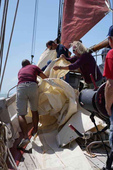 bateau de plaisance : ketch aurique de grande croisière, ex-harenguier (588807 H) dit Notre-Dame-des-Flots