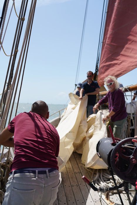 bateau de plaisance : ketch aurique de grande croisière, ex-harenguier (588807 H) dit Notre-Dame-des-Flots