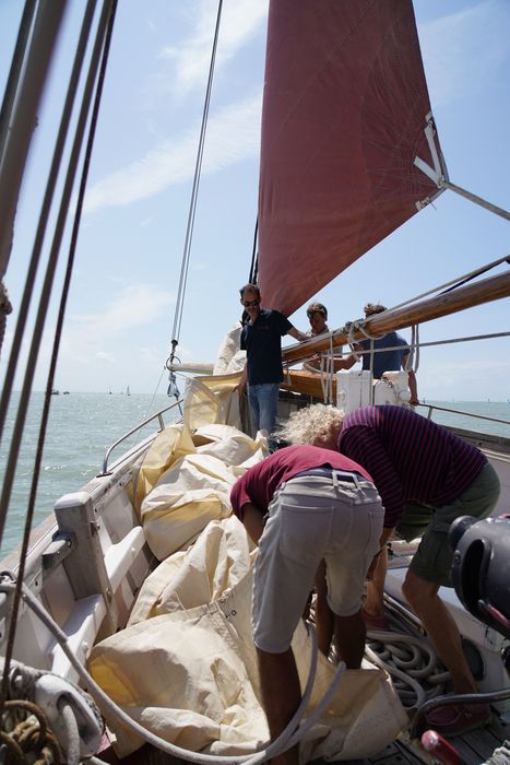 bateau de plaisance : ketch aurique de grande croisière, ex-harenguier (588807 H) dit Notre-Dame-des-Flots