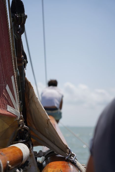 bateau de plaisance : ketch aurique de grande croisière, ex-harenguier (588807 H) dit Notre-Dame-des-Flots