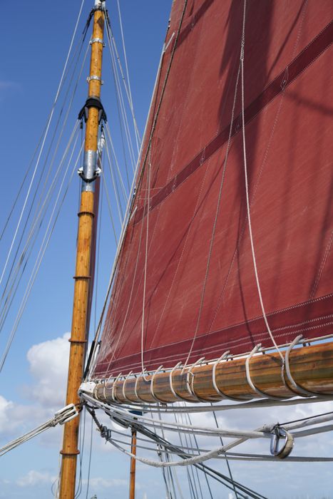 bateau de plaisance : ketch aurique de grande croisière, ex-harenguier (588807 H) dit Notre-Dame-des-Flots