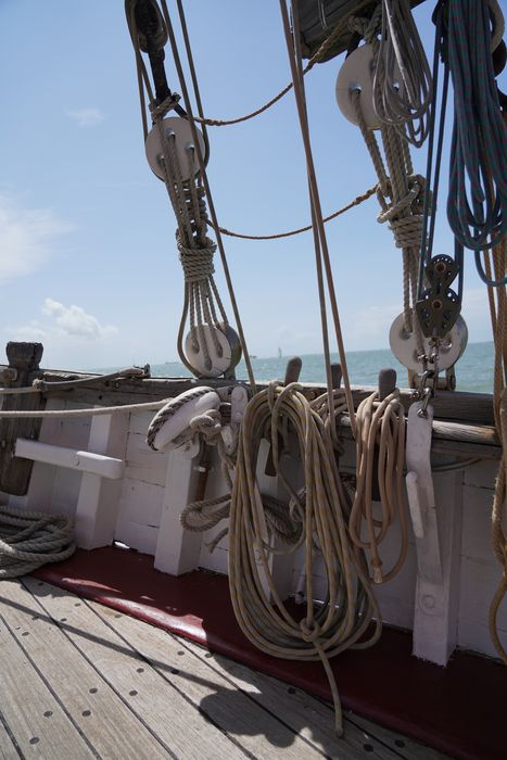 bateau de plaisance : ketch aurique de grande croisière, ex-harenguier (588807 H) dit Notre-Dame-des-Flots