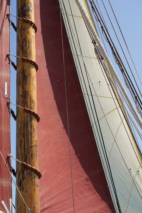bateau de plaisance : ketch aurique de grande croisière, ex-harenguier (588807 H) dit Notre-Dame-des-Flots