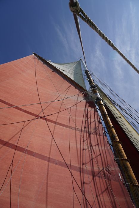 bateau de plaisance : ketch aurique de grande croisière, ex-harenguier (588807 H) dit Notre-Dame-des-Flots