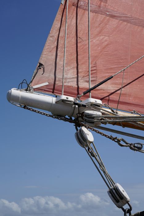 bateau de plaisance : ketch aurique de grande croisière, ex-harenguier (588807 H) dit Notre-Dame-des-Flots