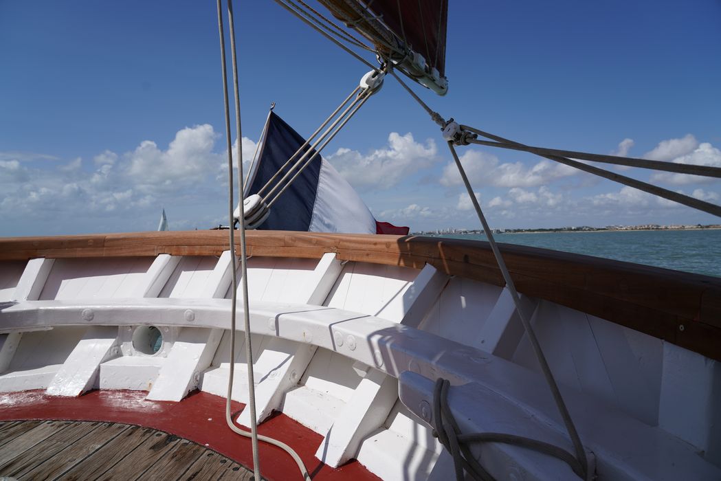 bateau de plaisance : ketch aurique de grande croisière, ex-harenguier (588807 H) dit Notre-Dame-des-Flots
