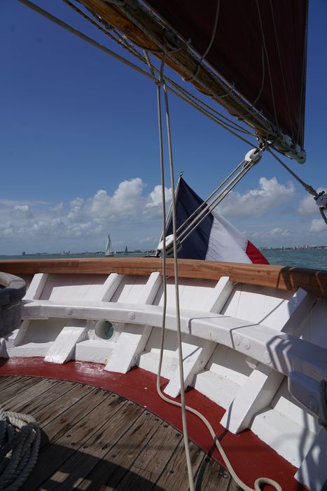 bateau de plaisance : ketch aurique de grande croisière, ex-harenguier (588807 H) dit Notre-Dame-des-Flots