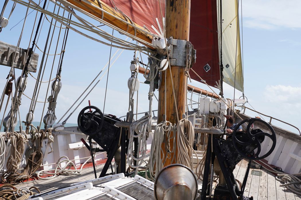 bateau de plaisance : ketch aurique de grande croisière, ex-harenguier (588807 H) dit Notre-Dame-des-Flots