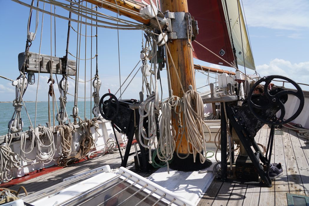 bateau de plaisance : ketch aurique de grande croisière, ex-harenguier (588807 H) dit Notre-Dame-des-Flots