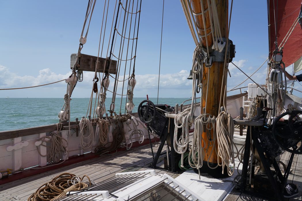 bateau de plaisance : ketch aurique de grande croisière, ex-harenguier (588807 H) dit Notre-Dame-des-Flots