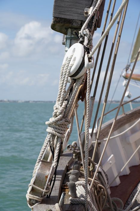 bateau de plaisance : ketch aurique de grande croisière, ex-harenguier (588807 H) dit Notre-Dame-des-Flots
