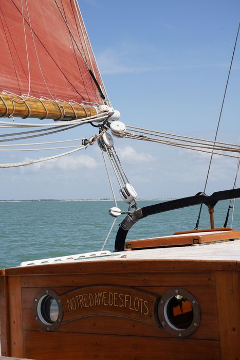 bateau de plaisance : ketch aurique de grande croisière, ex-harenguier (588807 H) dit Notre-Dame-des-Flots