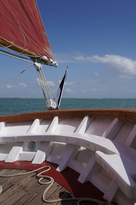 bateau de plaisance : ketch aurique de grande croisière, ex-harenguier (588807 H) dit Notre-Dame-des-Flots
