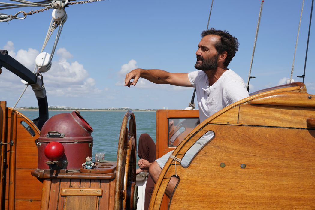 bateau de plaisance : ketch aurique de grande croisière, ex-harenguier (588807 H) dit Notre-Dame-des-Flots