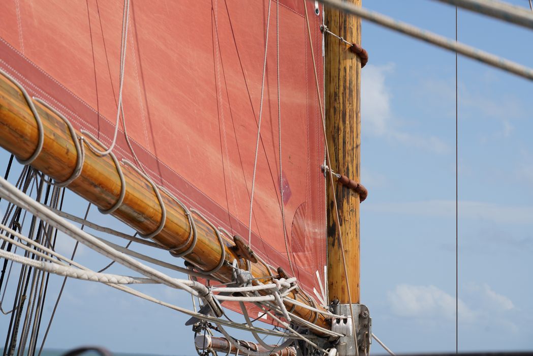 bateau de plaisance : ketch aurique de grande croisière, ex-harenguier (588807 H) dit Notre-Dame-des-Flots