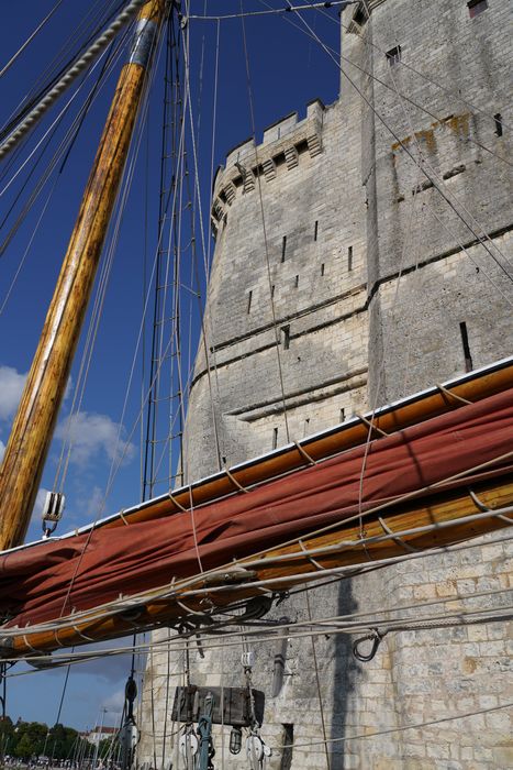 bateau de plaisance : ketch aurique de grande croisière, ex-harenguier (588807 H) dit Notre-Dame-des-Flots
