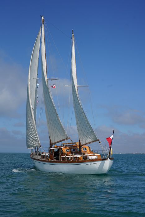 Bateau de plaisance : ketch dit Dauphin vert