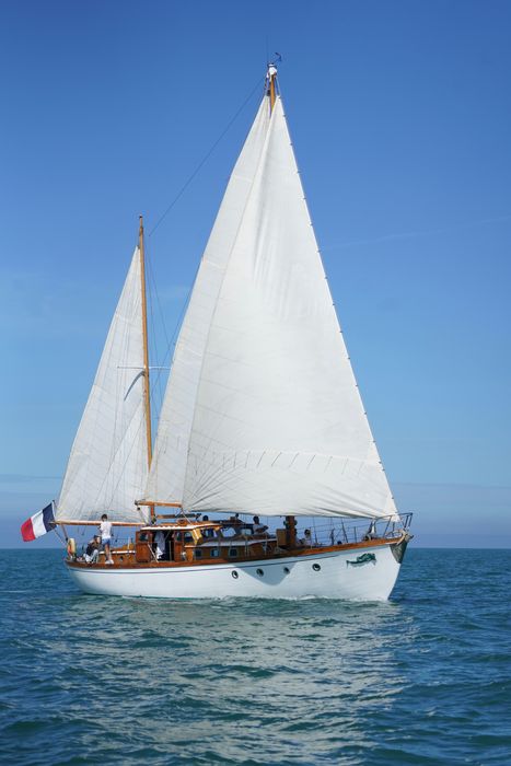 bateau de plaisance : ketch dit Dauphin vert