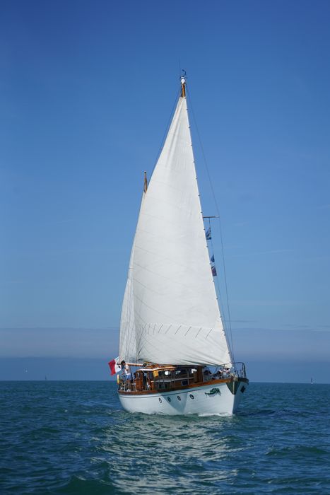 bateau de plaisance : ketch dit Dauphin vert