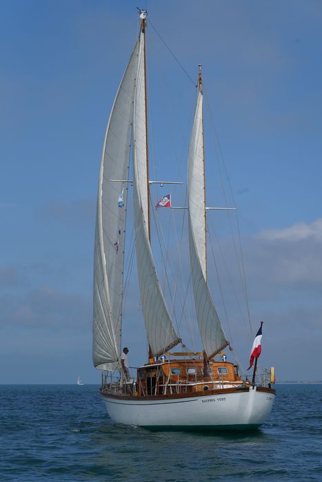 bateau de plaisance : ketch dit Dauphin vert