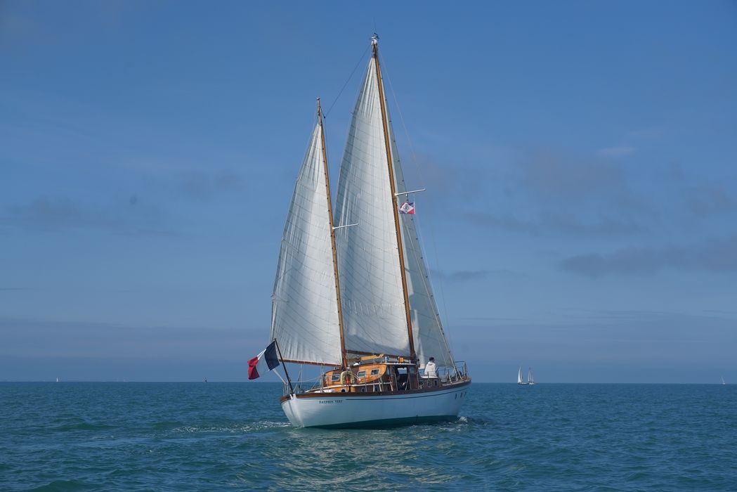 bateau de plaisance : ketch dit Dauphin vert