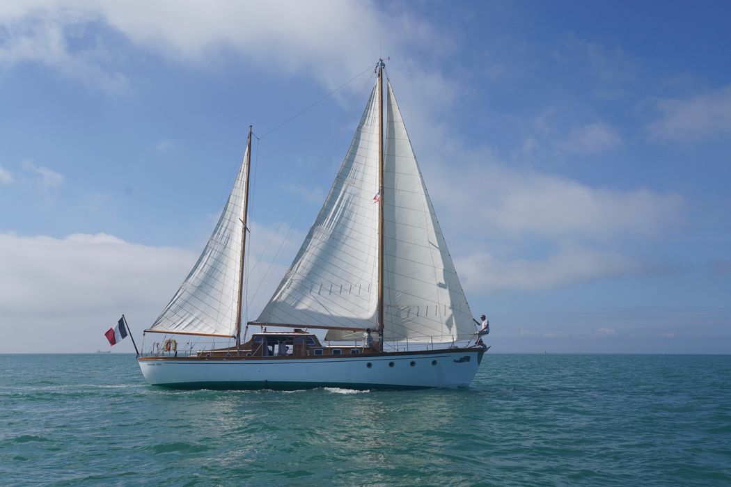 bateau de plaisance : ketch dit Dauphin vert