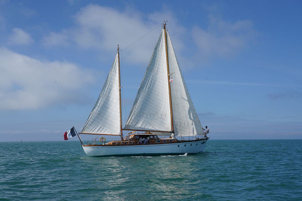 bateau de plaisance : ketch dit Dauphin vert