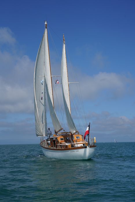 bateau de plaisance : ketch dit Dauphin vert
