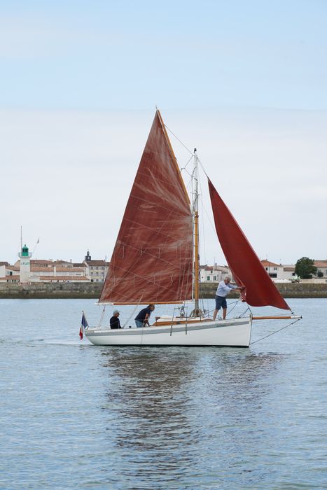 Bateau de plaisance : canot, MN 6463, dit 'Petit salé'
