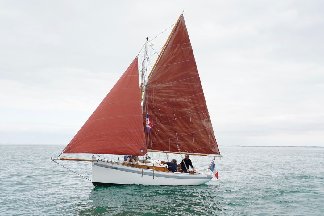 bateau de plaisance : canot, MN 6463, dit 'Petit salé'